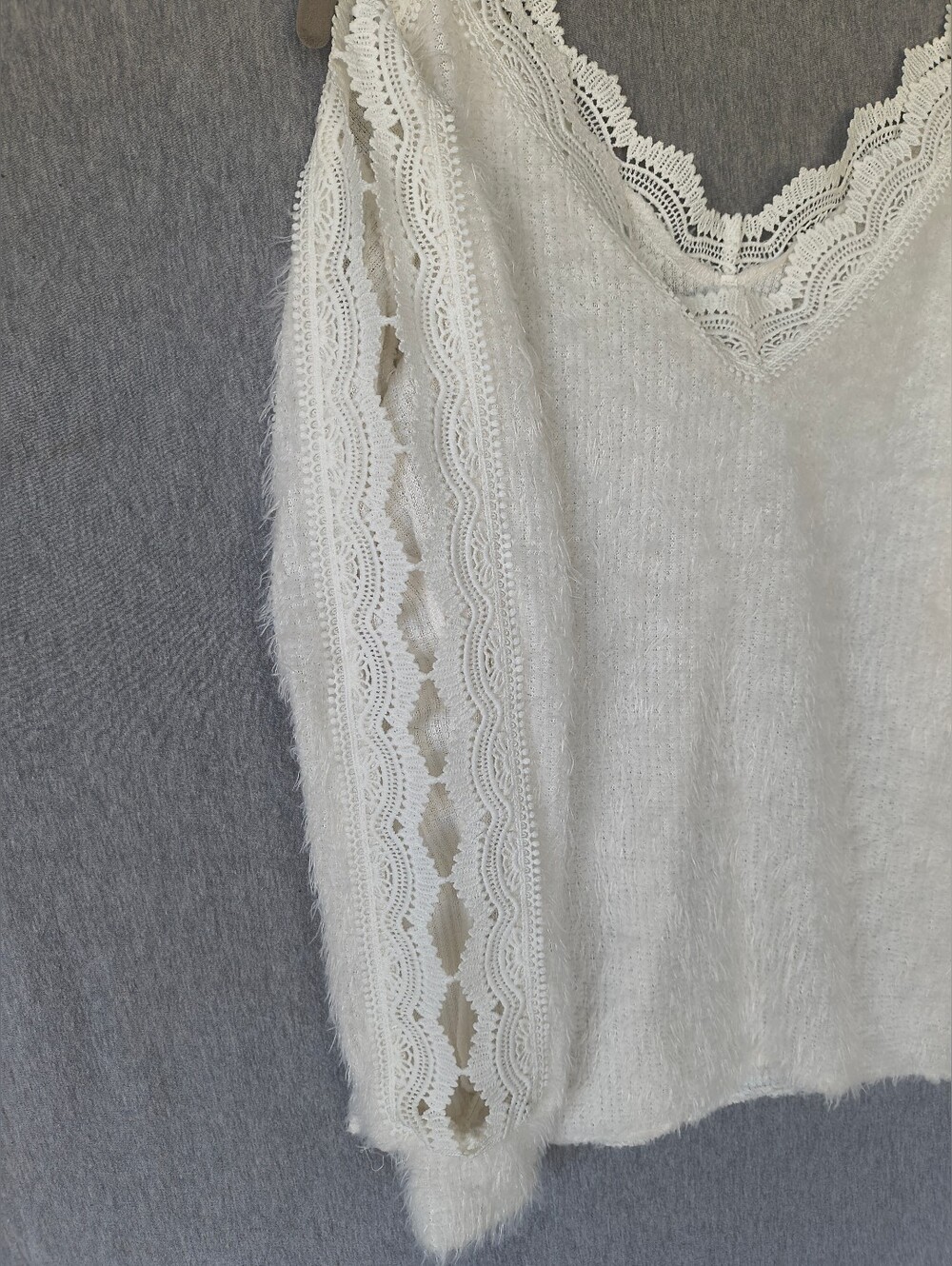 White Lace‑Trim Fuzzy Sweater – Size XL - Picture 2 of 4